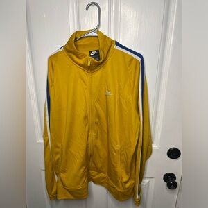 Nike zip up jacket size large